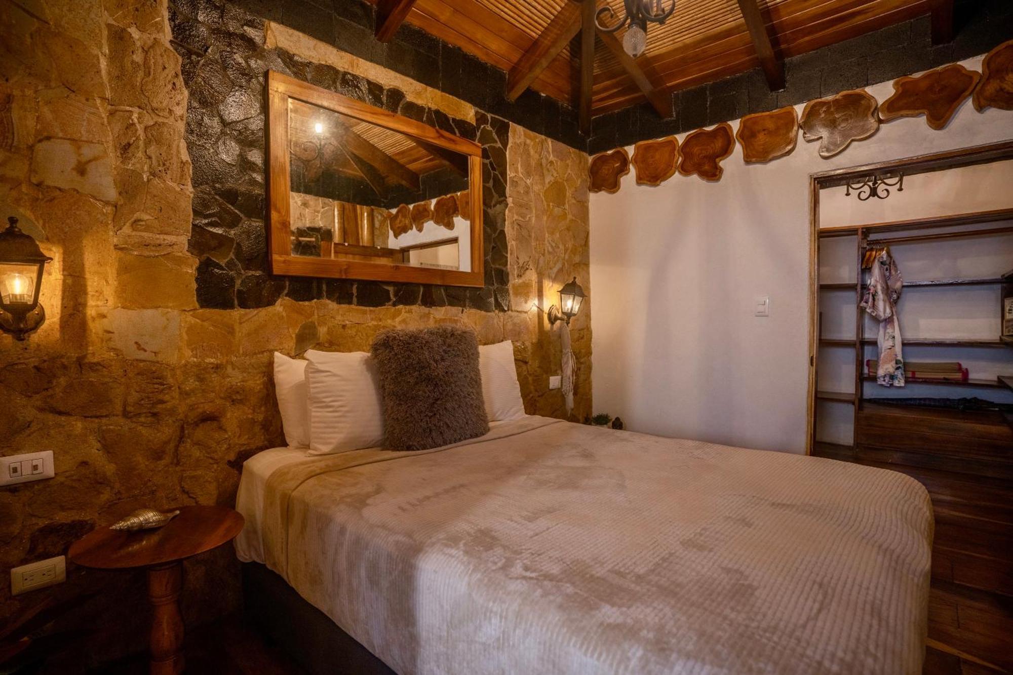 Ocho Artisan Bungalows (Adults Only) تاماريندو المظهر الخارجي الصورة