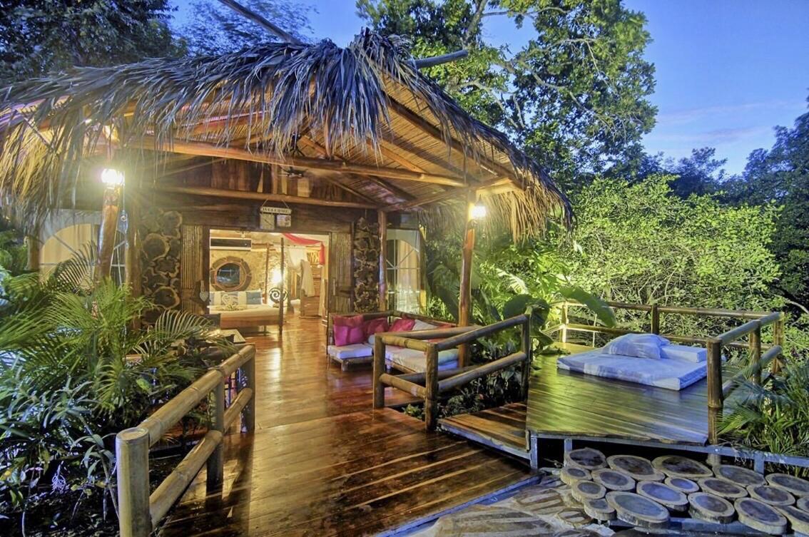Ocho Artisan Bungalows (Adults Only) تاماريندو المظهر الخارجي الصورة