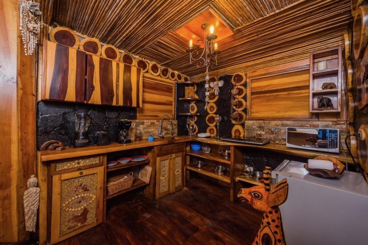 Ocho Artisan Bungalows (Adults Only) تاماريندو المظهر الخارجي الصورة