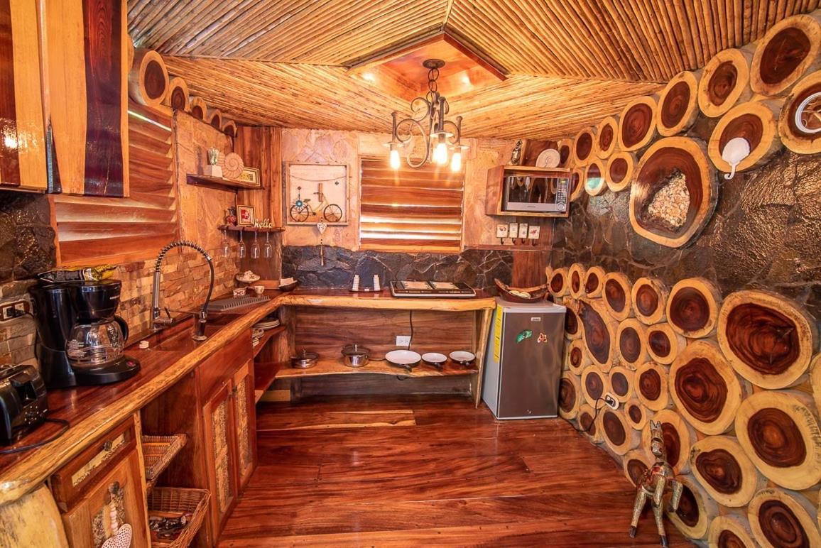 Ocho Artisan Bungalows (Adults Only) تاماريندو المظهر الخارجي الصورة