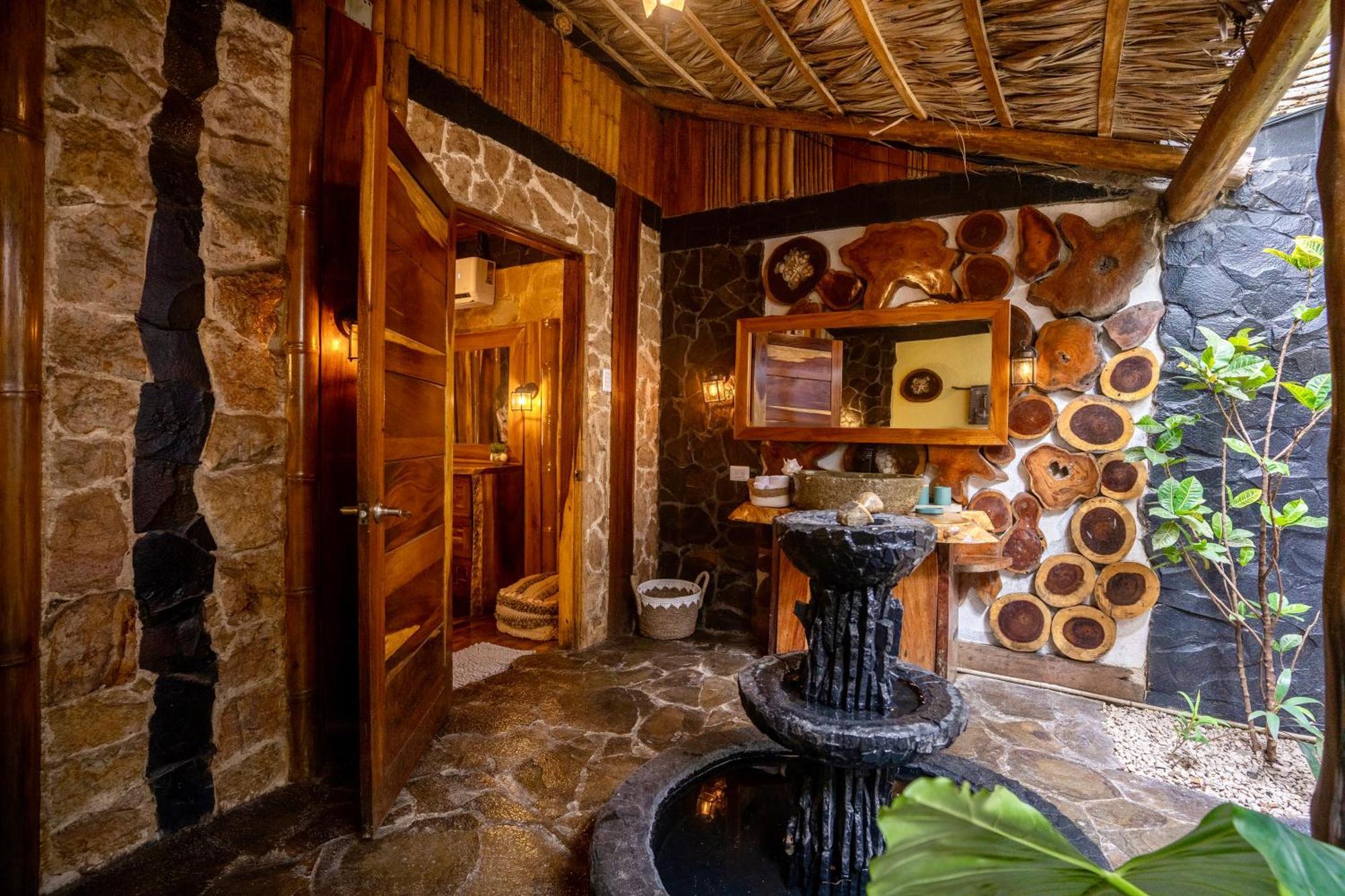 Ocho Artisan Bungalows (Adults Only) تاماريندو المظهر الخارجي الصورة