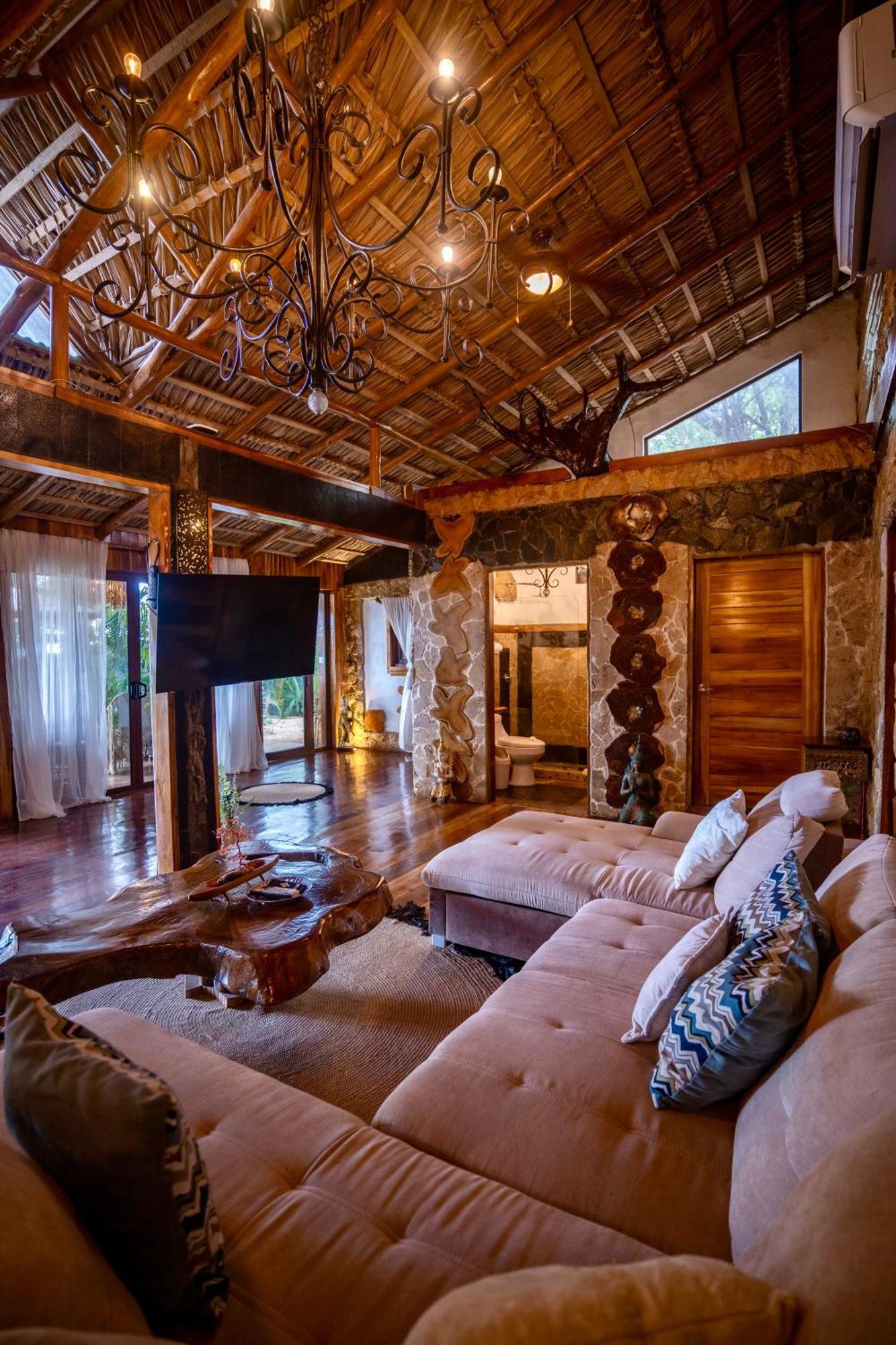 Ocho Artisan Bungalows (Adults Only) تاماريندو المظهر الخارجي الصورة