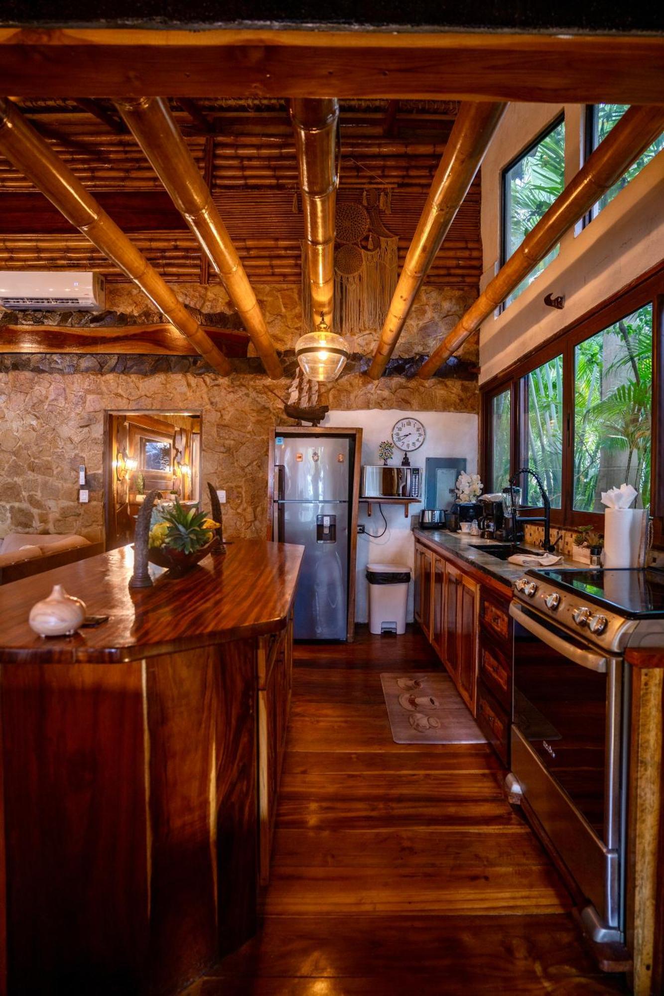 Ocho Artisan Bungalows (Adults Only) تاماريندو المظهر الخارجي الصورة